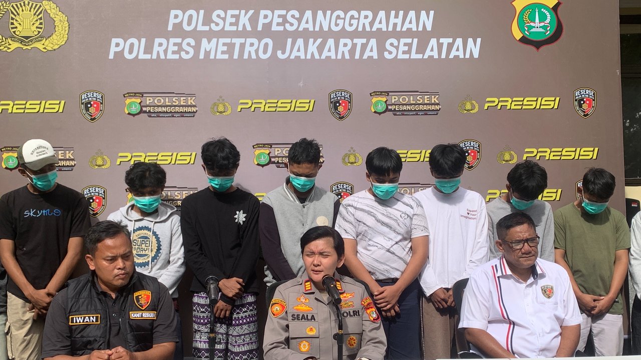 14 Pelajar di Pesanggrahan Patungan Rp10.000 buat Beli Celurit, Janjian Tawuran di WAG 'Sikat Saja'