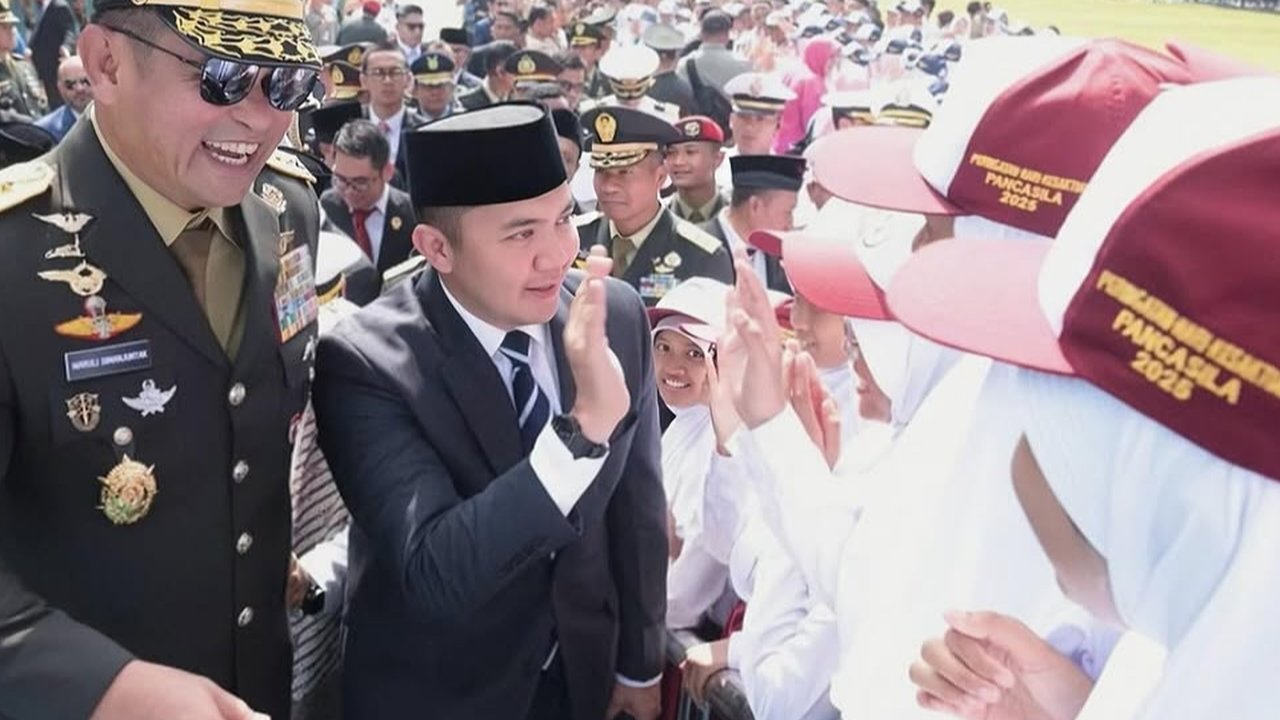 Survei Indikator Catat Tingkat Popularitas Seskab Teddy Sentuh 50,8 Persen, Apa Alasannya?