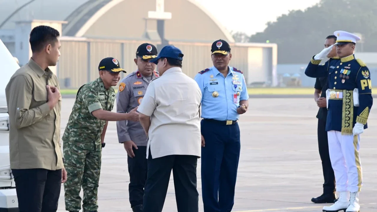 Prabowo Didampingi Bobby Nasution dan Masinton Tinjau Bencana di Sumatra, Janji Cepat Tangani Kesulitan Korban