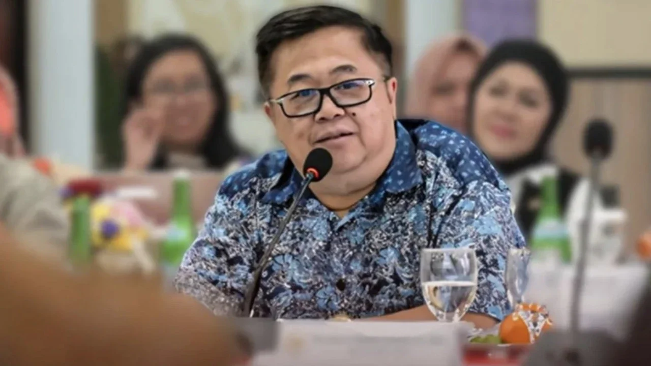 VIDEO: Darmadi PDIP Keras Tegur Garuda Indonesia 