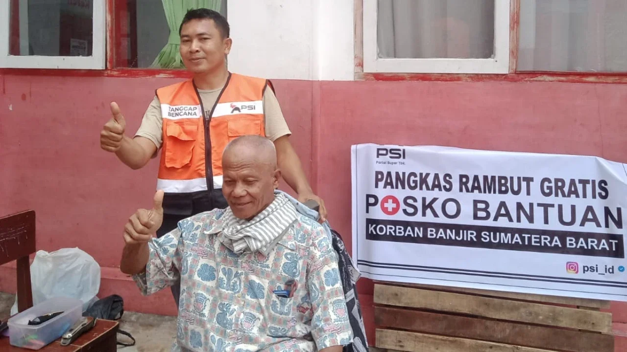 Potong Rambut Gratis di Posko PSI Padang, Sentuhan Kecil yang Menguatkan Warga
