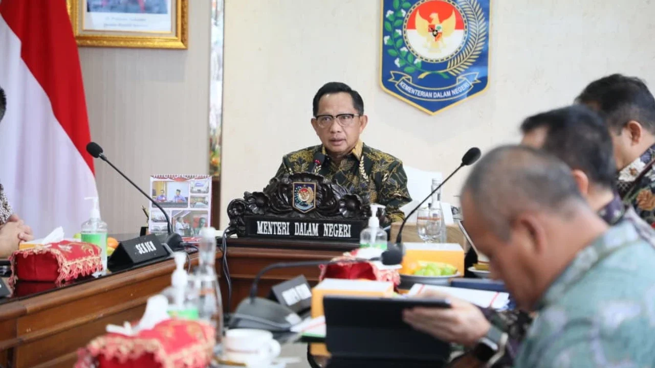 Mendagri Ingatkan Pemda Siaga Hadapi Nataru dan Potensi Bencana