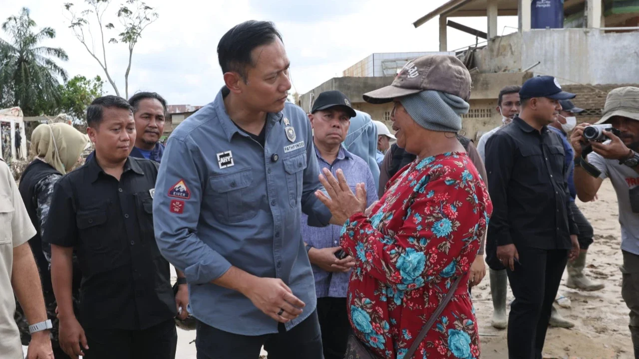 menko ahy tinjau lokasi bencana di aceh tamiang