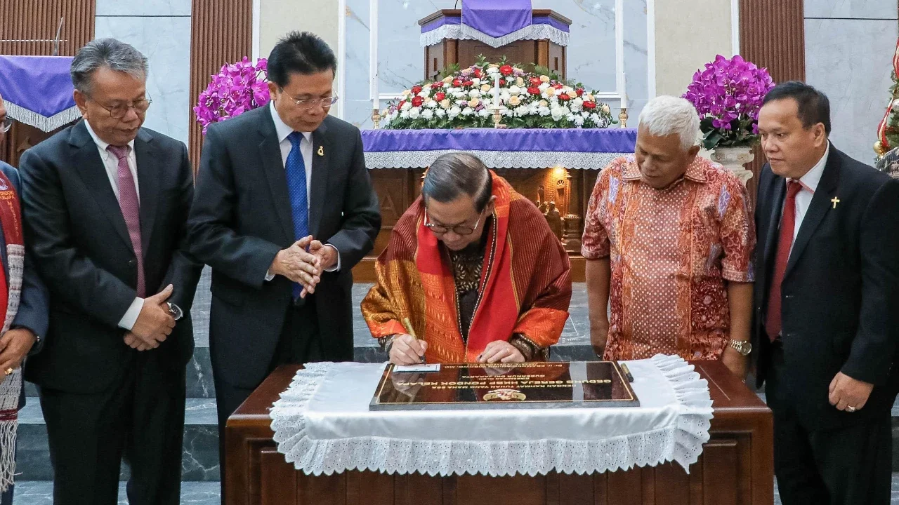 Menanti Perizinan hingga 35 Tahun, Gereja HKBP Ressort Pondok Kelapa Akhirnya Diresmikan