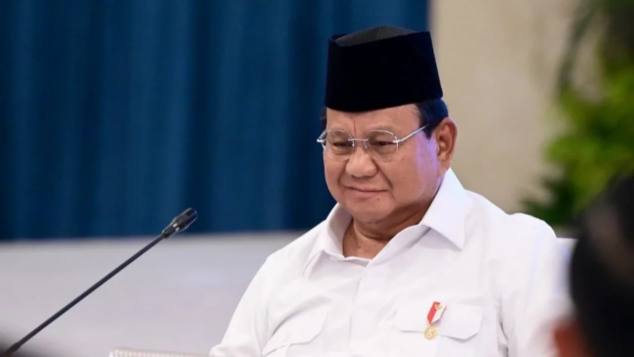VIDEO: Sidang Kabinet Pecah! Kepala BGN Bikin Prabowo Terkejut Soal MBG Lele & Nasgor Telor Ceplok