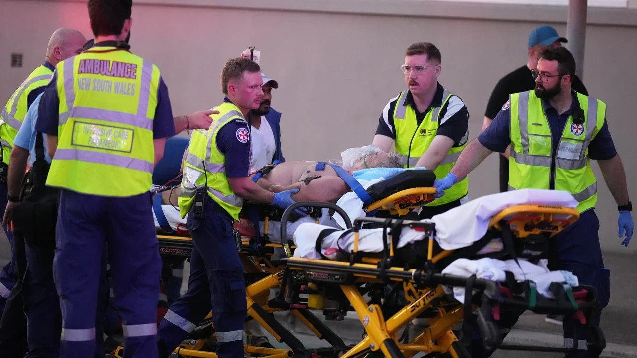VIDEO: Sosok Pria Muslim Hentikan Aksi Penembakan Pantai Bondi, Gagah Rampas Senjata Pelaku