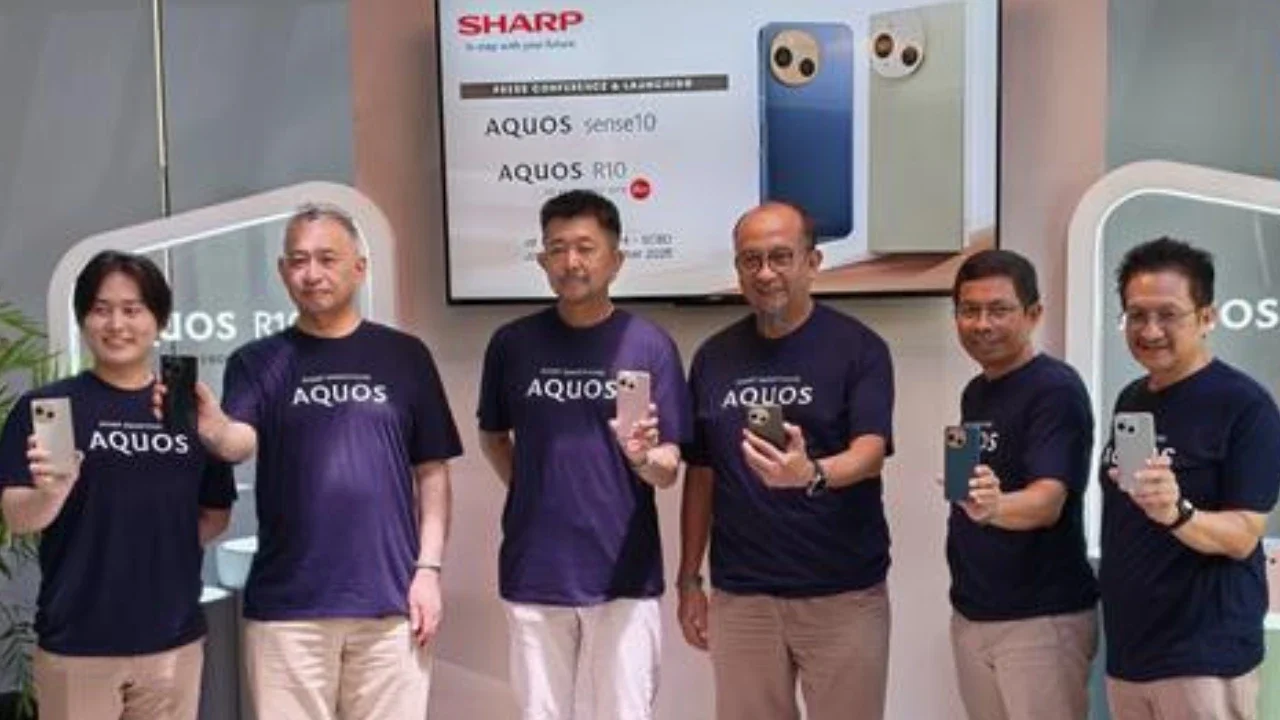 Sharp Aquos Sense10 Dan Aquos R10 resmi meluncur di Indonesia. Liputan6.com/Yuslianson