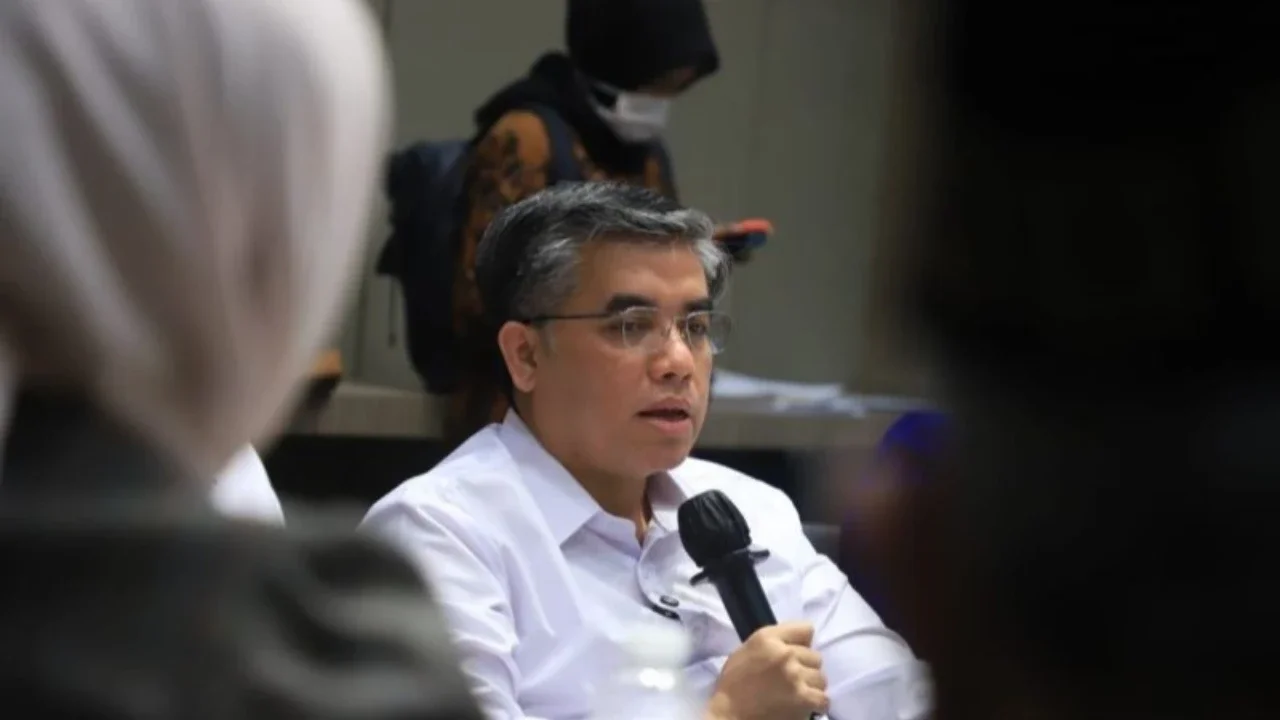 Menaker: Kenaikan UMP 2026 Bakal Ditetapkan Gubernur Sebelum 24 Desember 2025