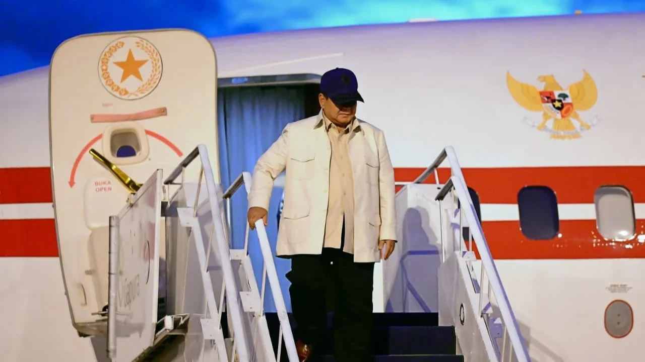 Kunjungi Pengungsi di Agam, Prabowo: Ini Cobaan yang Bisa Kita Hadapi Bersama
