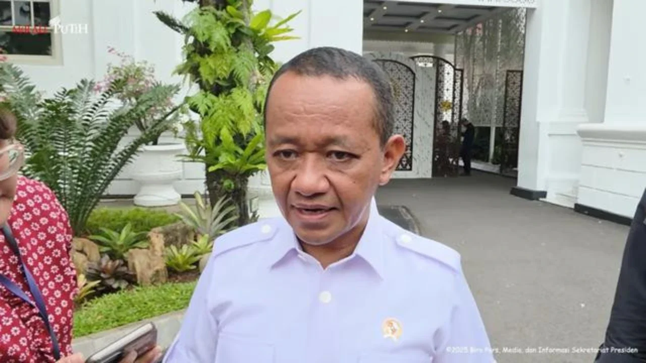 Bahlil Sebut Pasokan BBM dan LPG ke Aceh Masih Andalkan Helikopter dan Hercules