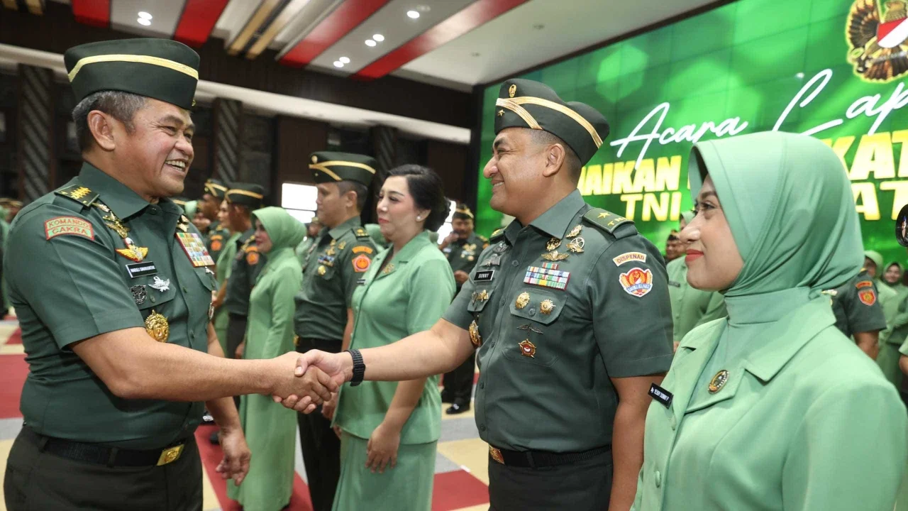 Kenaikan Pangkat 80 Perwira Tinggi (Pati) TNI AD di Markas Besar Angkatan Darat (Mabesad), Jakarta, Senin (01/12/2025).