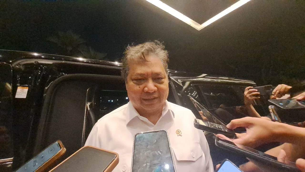 Kemenko Perekonomian Salurkan 40 Ton bantuan Makanan hingga alat Kesehatan ke Sumatera