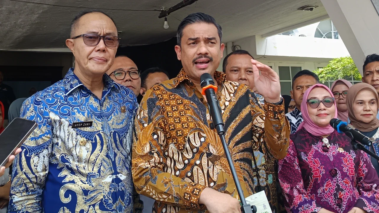 VIDEO: Polemik Thrifting, Menteri Maman & Adian PDIP Temui Pedagang di Pasar Senen