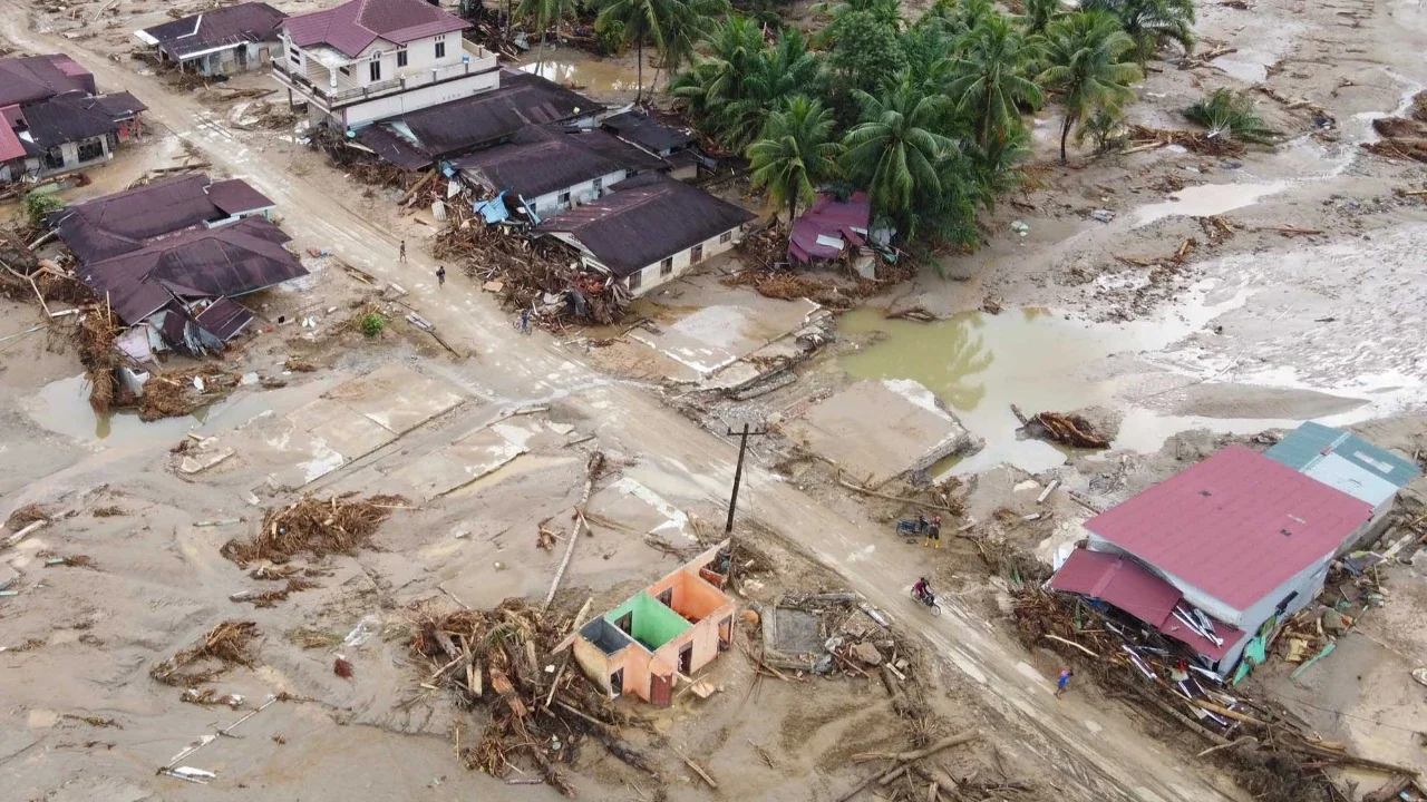 Distribusi Logistik Diperkuat untuk Warga Terisolasi Banjir di Langkat