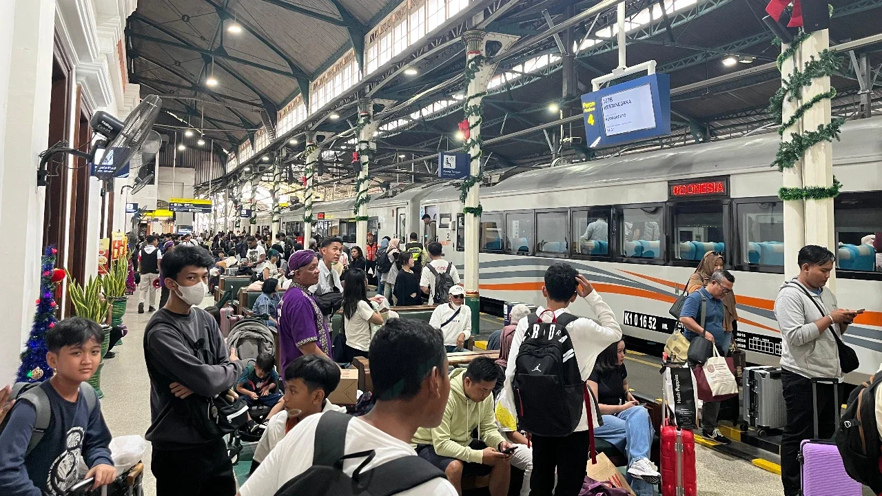 Penumpang Daop 6 Melonjak di Hari Ketiga Nataru, 127.350 Tiket Masih Tersisa