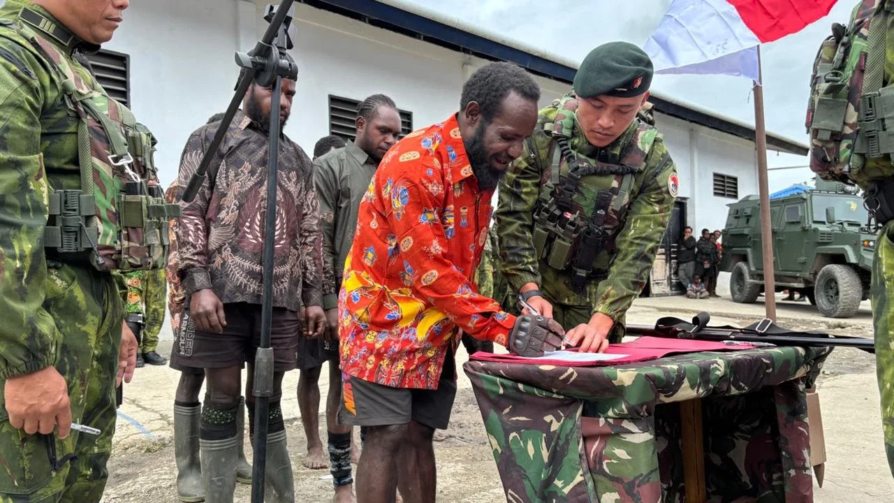 Tujuh Anggota TPNPB/OPM di Distrik Sinak Kembali ke Pangkuan NKRI