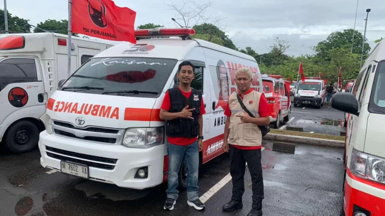 Kaisar Kiasa Kasih Said Putra Turunkan Ambulans SobatKaisar di Seminar Mitigasi Bencana DPP PDI Perjuangan