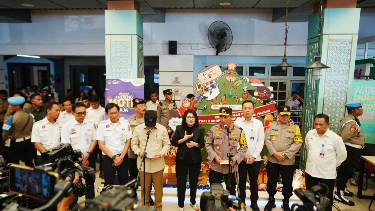 kapolri tinjau pasar senen