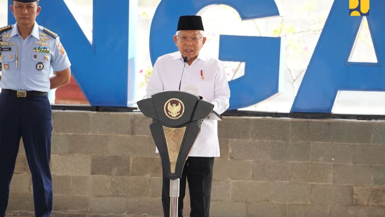 <p>Wakil Presiden (Wapres) Ma’ruf Amin meresmikan Bendungan Cipanas, Selasa (9/7/2024). (Foto: Kementerian PUPR)</p>