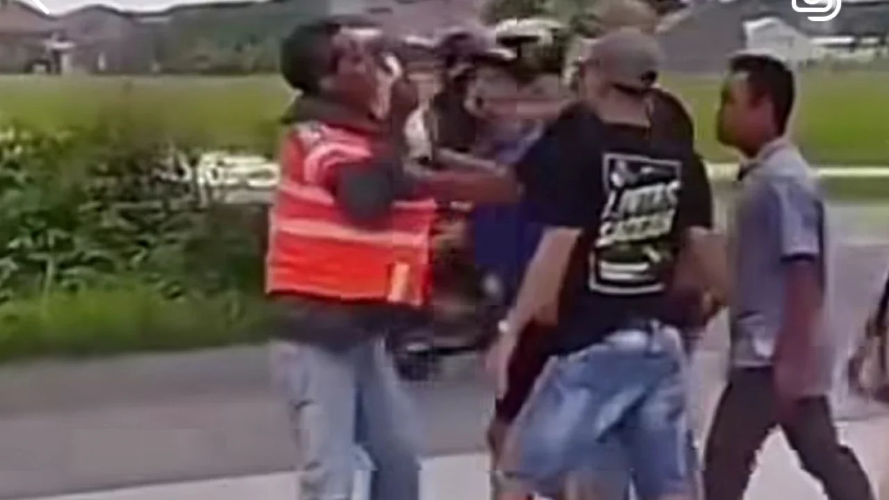 Meresahkan, Tukang Parkir Liar Diusir Pedagang dan Warga, Rekaman Jadi Sorotan