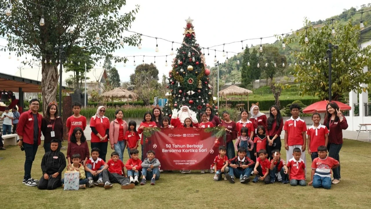Semangat Berbagi Natal untuk Anak-Anak di Tengah Rayakan Setengah Abad Perjalanan