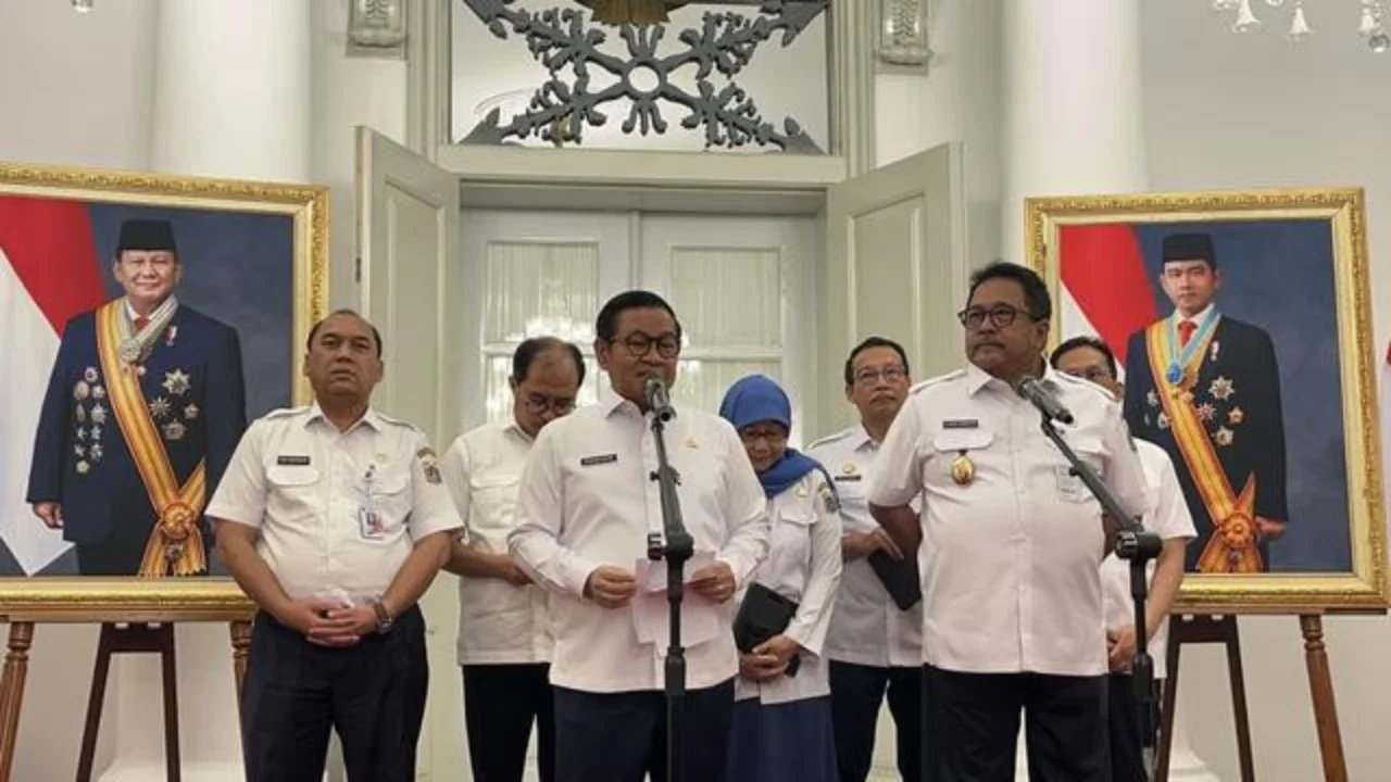 Gubernur DKI Jakarta Pramono Anung mengumumkan penetapan Upah Minimum Provinsi (UMP) tahun 2026 di Jakarta. (Liputan6.com/Winda Nelfira)