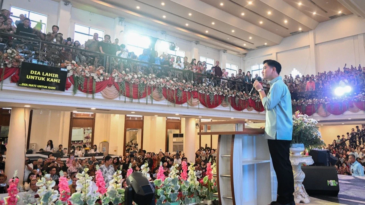Gibran Ucapkan Selamat Natal, Ajak Umat Kristiani Doakan Korban Bencana Sumatra