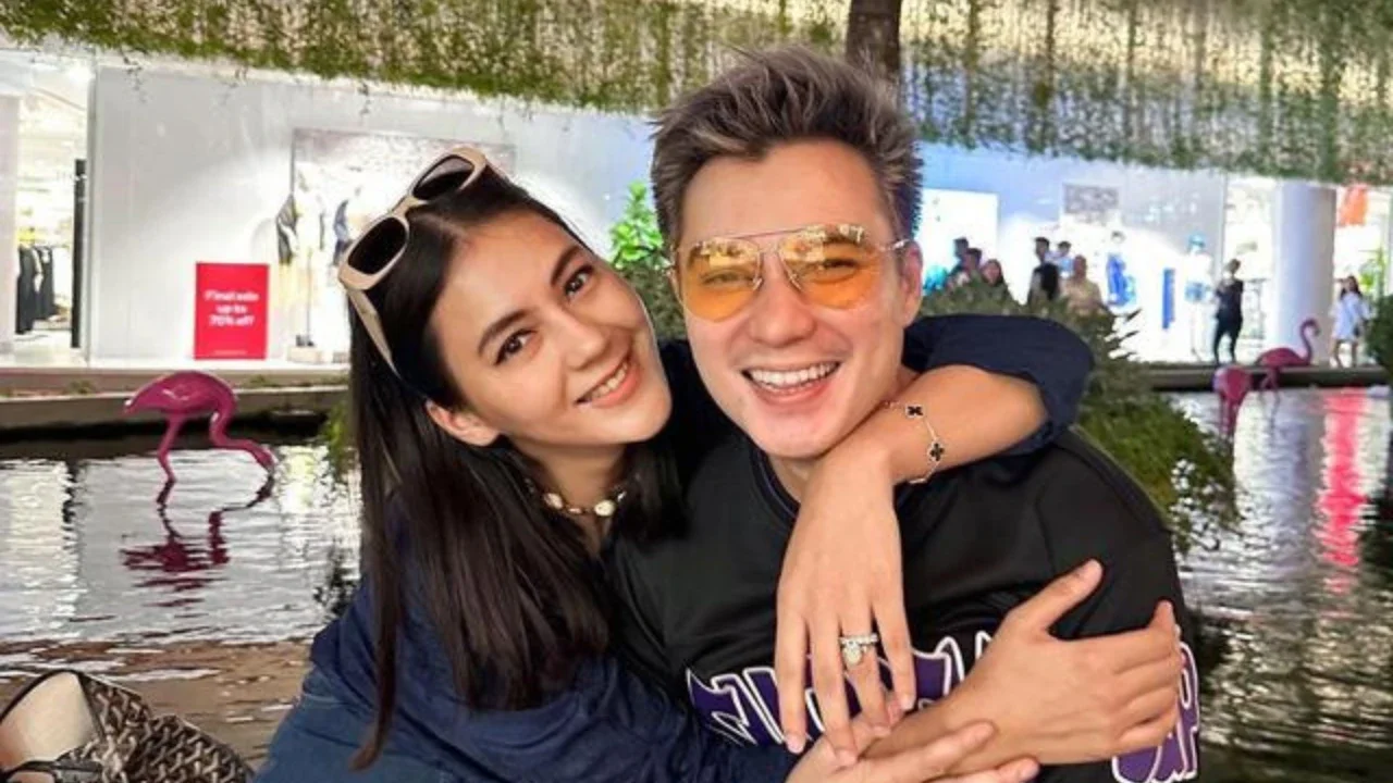 Potret Tasya Farasya dan Ahmad Assegaf hadiri acara sekolah anak usai ambil rapor. [Foto: IG/@tasyafarasya]