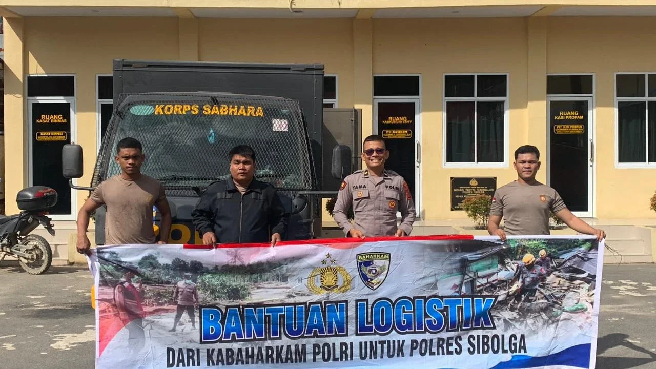 Dukung Kegiatan Sosial, Mabes Polri Salurkan 800 Paket Bingkisan Natal ke Polres Sibolga dan Tapteng