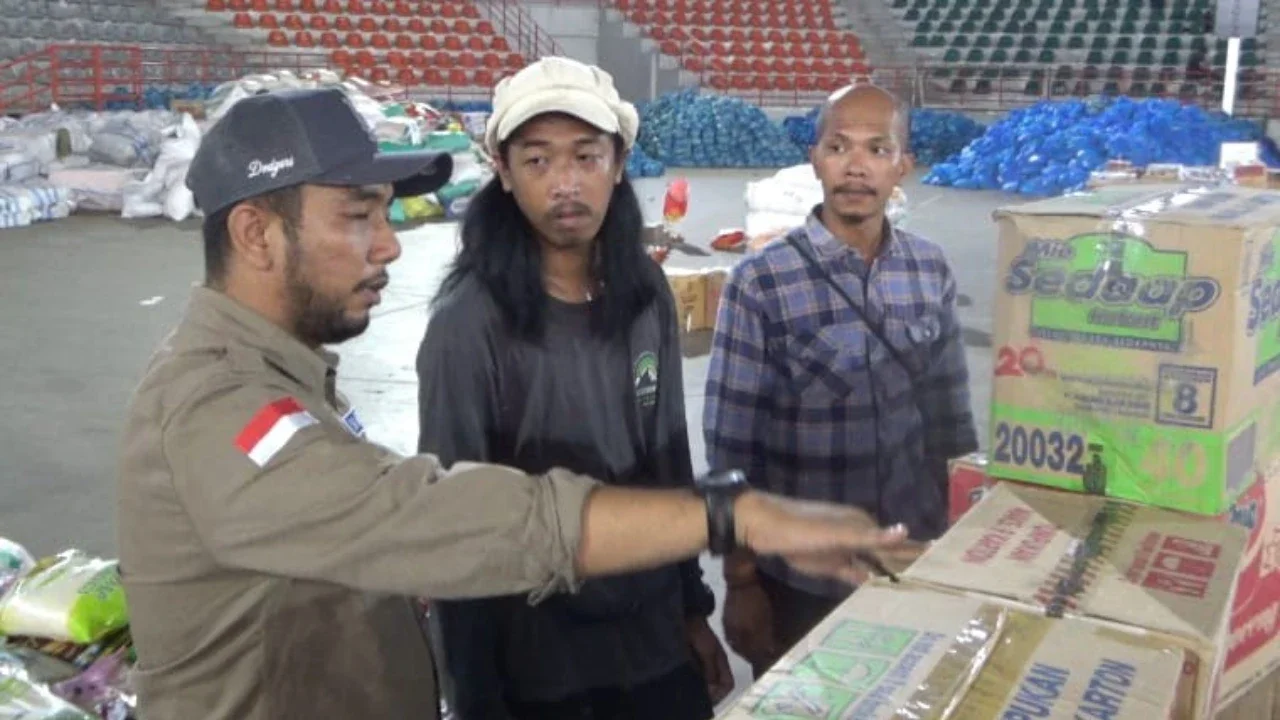 bantuan relawan malang untuk aceh