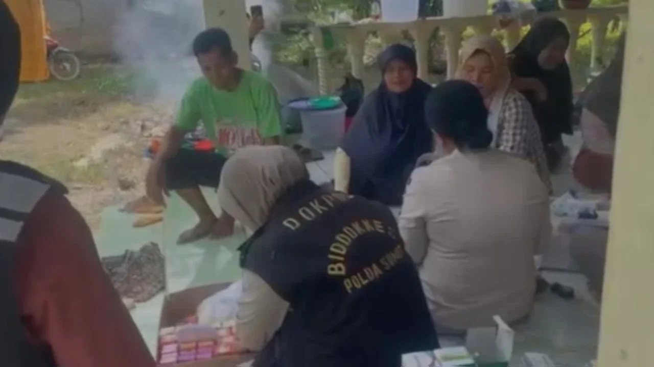 Peduli Kesehatan Masyarakat, Dokkes Polres Langkat Turun Langsung ke Desa Harapan Makmur