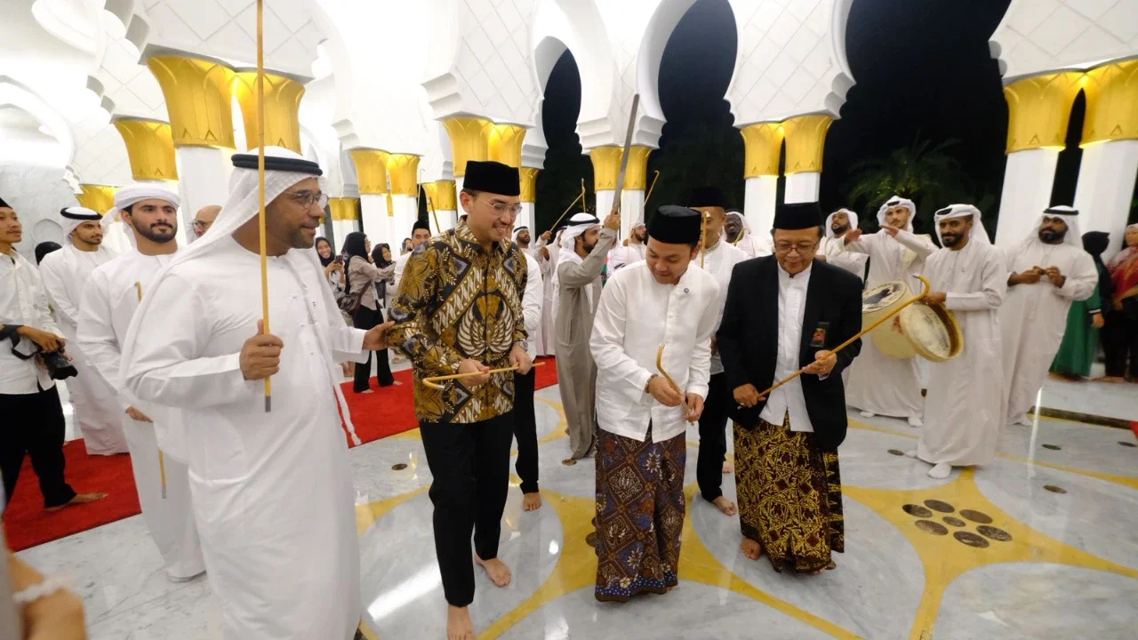 Jokowi Hadiri Puncak Perayaan Hari Nasional UEA di Masjid Sheikh Zayed Solo