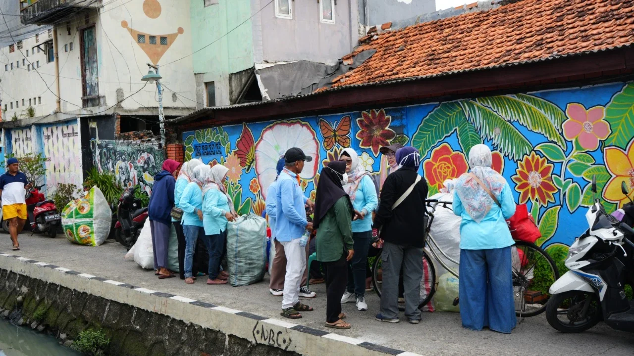 Komitmen PMSol Jaga Keberlanjutan Lingkungan: Warga Bisa Tukar 5 Kg Sampah Plastik dengan Paket Sembako
