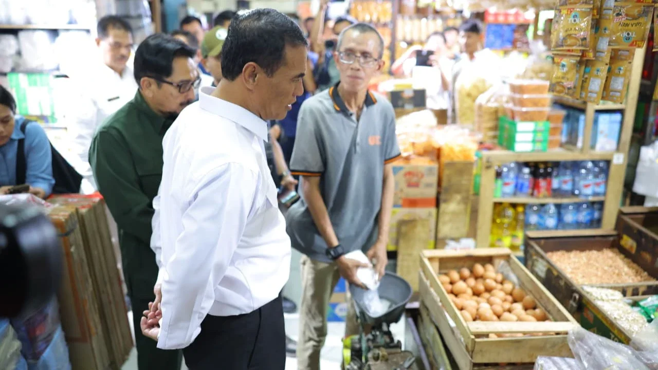 Mentan Amran Sidak Pasar, Tegaskan Harga Pangan Saat Nataru Tidak Boleh Dimainkan