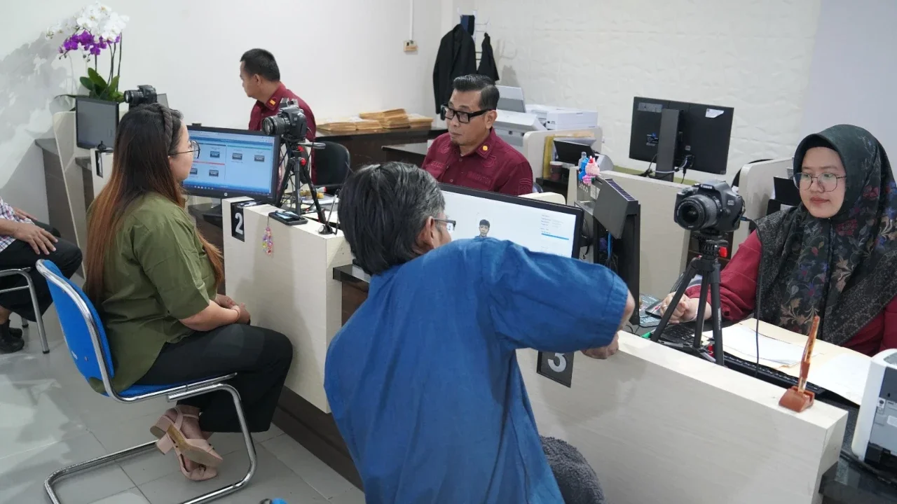 Bali Dibanjiri 6,9 Juta Turis Asing di 2025, Ribuan WNA Ditolak Imigrasi