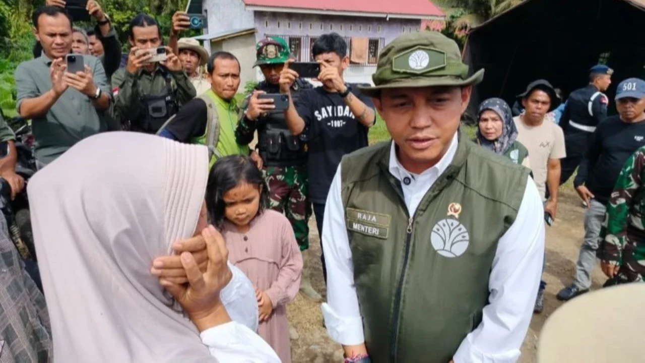 Menhut Raja Juli Soal Banjir Sumatra: Peristiwa Ini Jadi Refleksi Kami