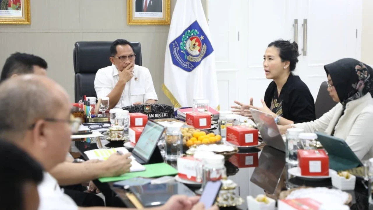 Mendagri Tito dan Wamen PPPA Veronica Bahas Keterlibatan Perempuan dalam Ketahanan Pangan