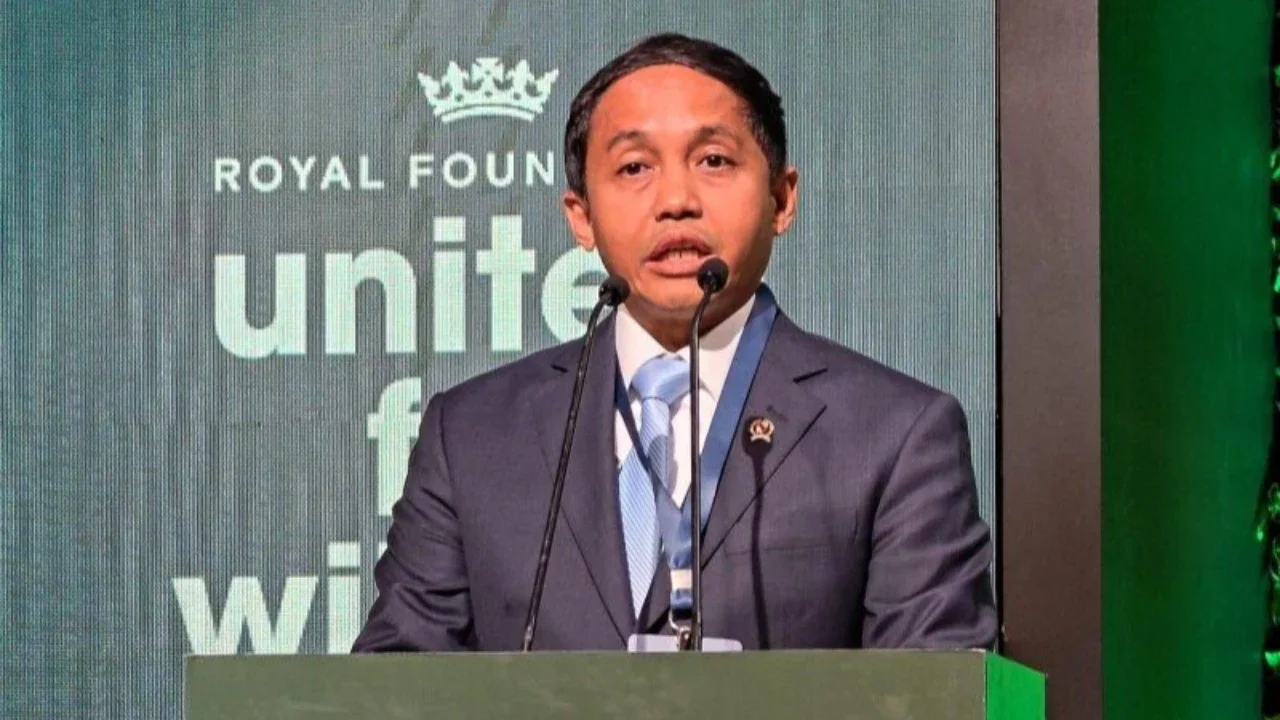 Menteri Kehutanan Raja Juli Antoni menyatakan Indonesia siap memimpin pengembangan pasar karbon global yang berintegritas, mendukung ekonomi hijau, dan membangun kepercayaan internasional.