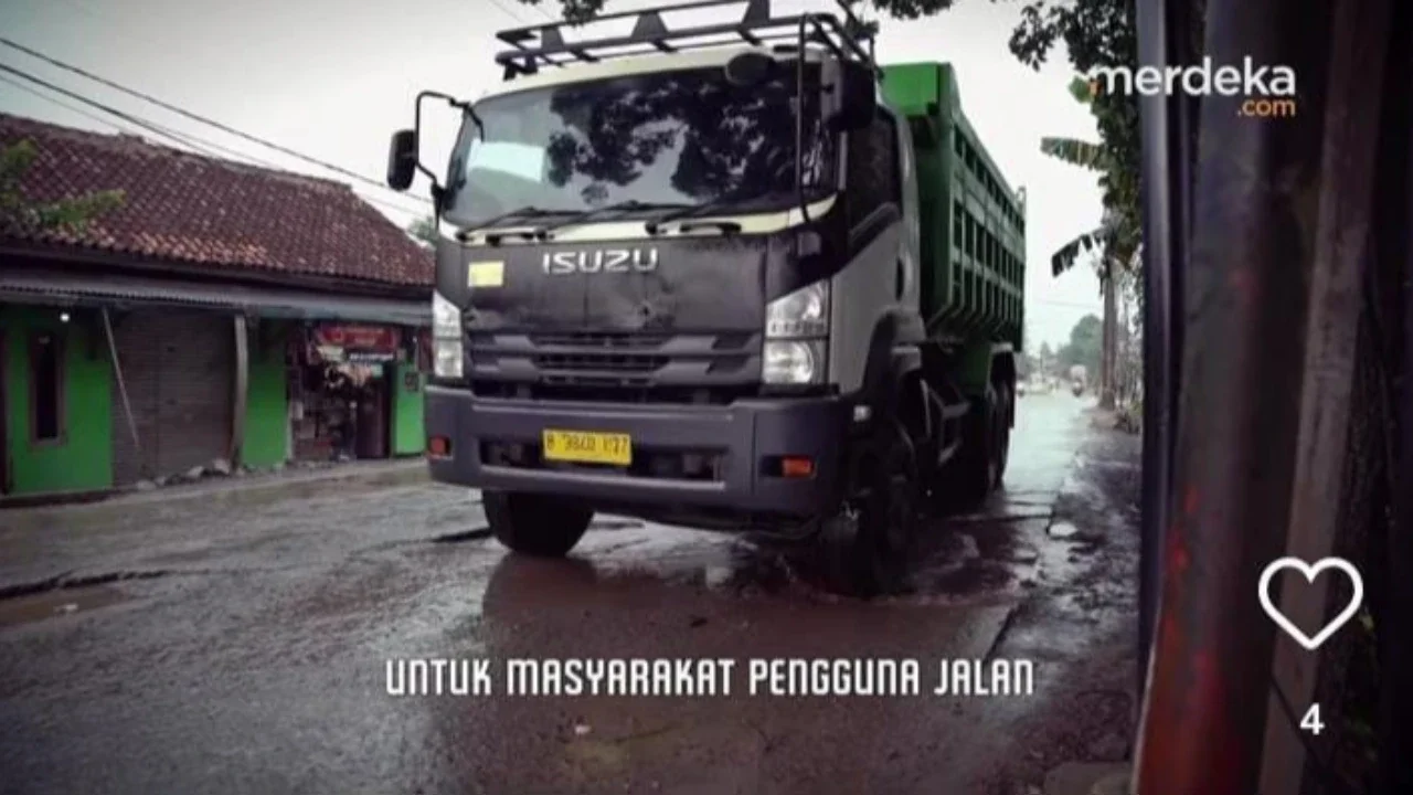 Program Jalan Leucit Pemprov Jabar: Ikhtiar Panjang Mewujudkan Akses Aman di Parung Panjang