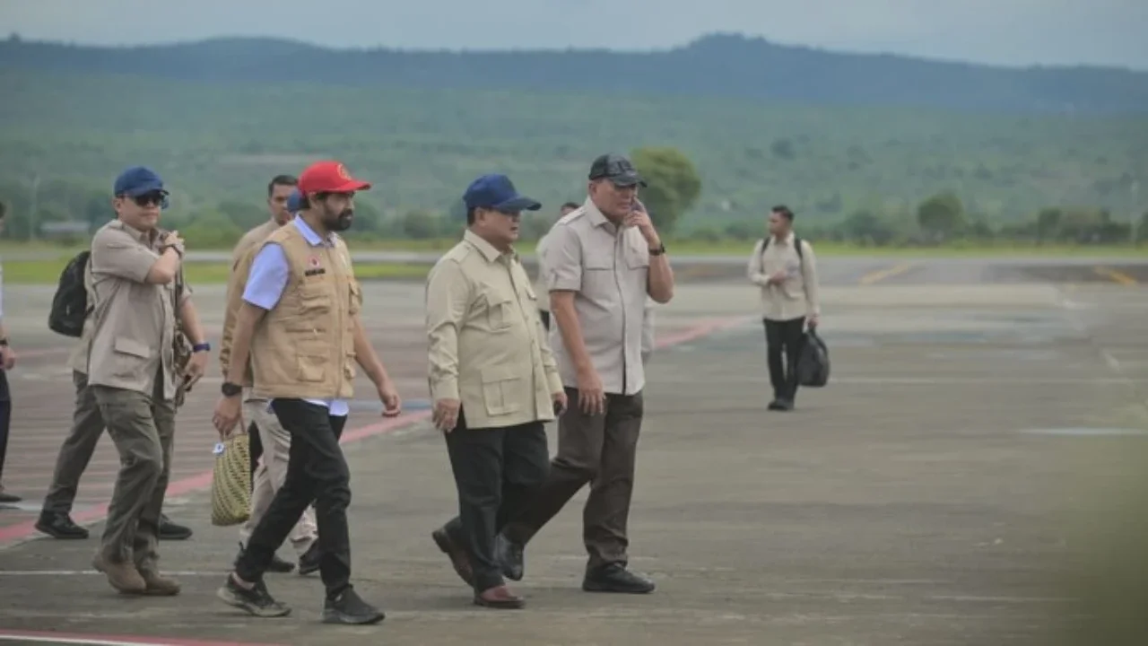 Prabowo Ajak Masyarakat Sumbang Pakaian untuk Korban Banjir Sumatra