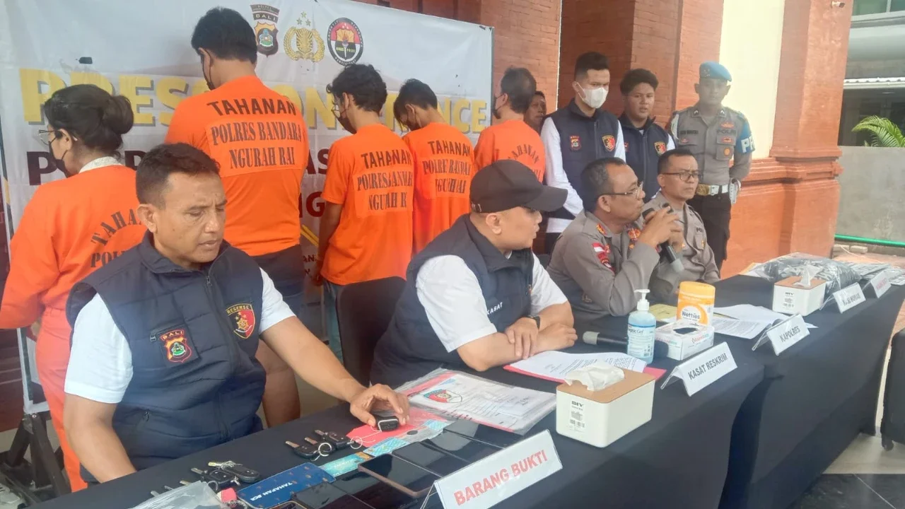 Polisi Tangkap 5 Pelaku Sindikat Penggelapan Mobil Rental di Bandara Bali