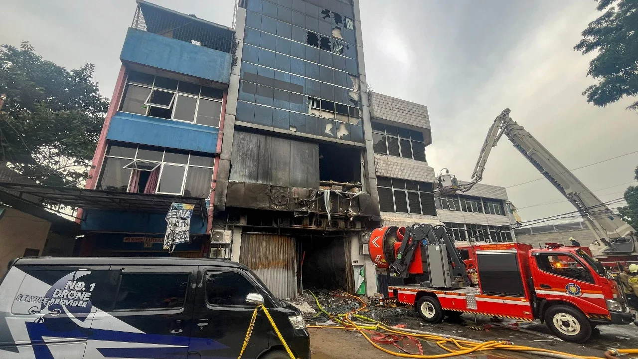Kebakaran Gedung PT Terra Drone di Cempaka Baru, Cempaka Putih, Jakarta Putih. (Liputan6.com/Ady Anugrahadi)
