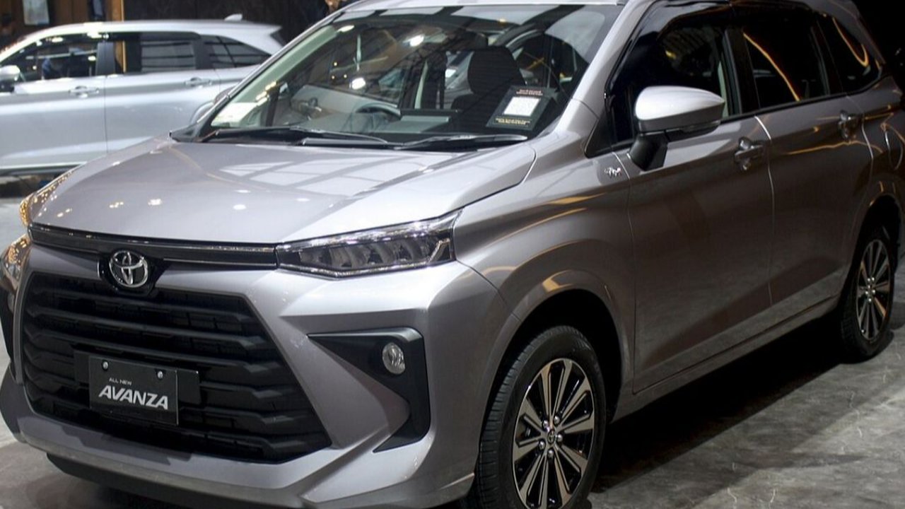 Mobil 'Mahal' Ini Tetap Laku Keras di Tengah Daya Beli Turun, Geser Posisi Avanza dan Brio