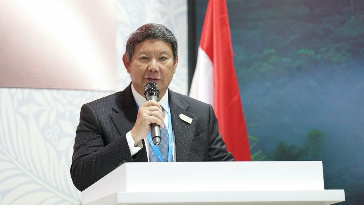 Utusan Khusus Presiden Republik Indonesia dalam COP29, Hashim Djojohadikusumo memberikan keynote speech di sesi talkshow CEO Climate Talks bertajuk