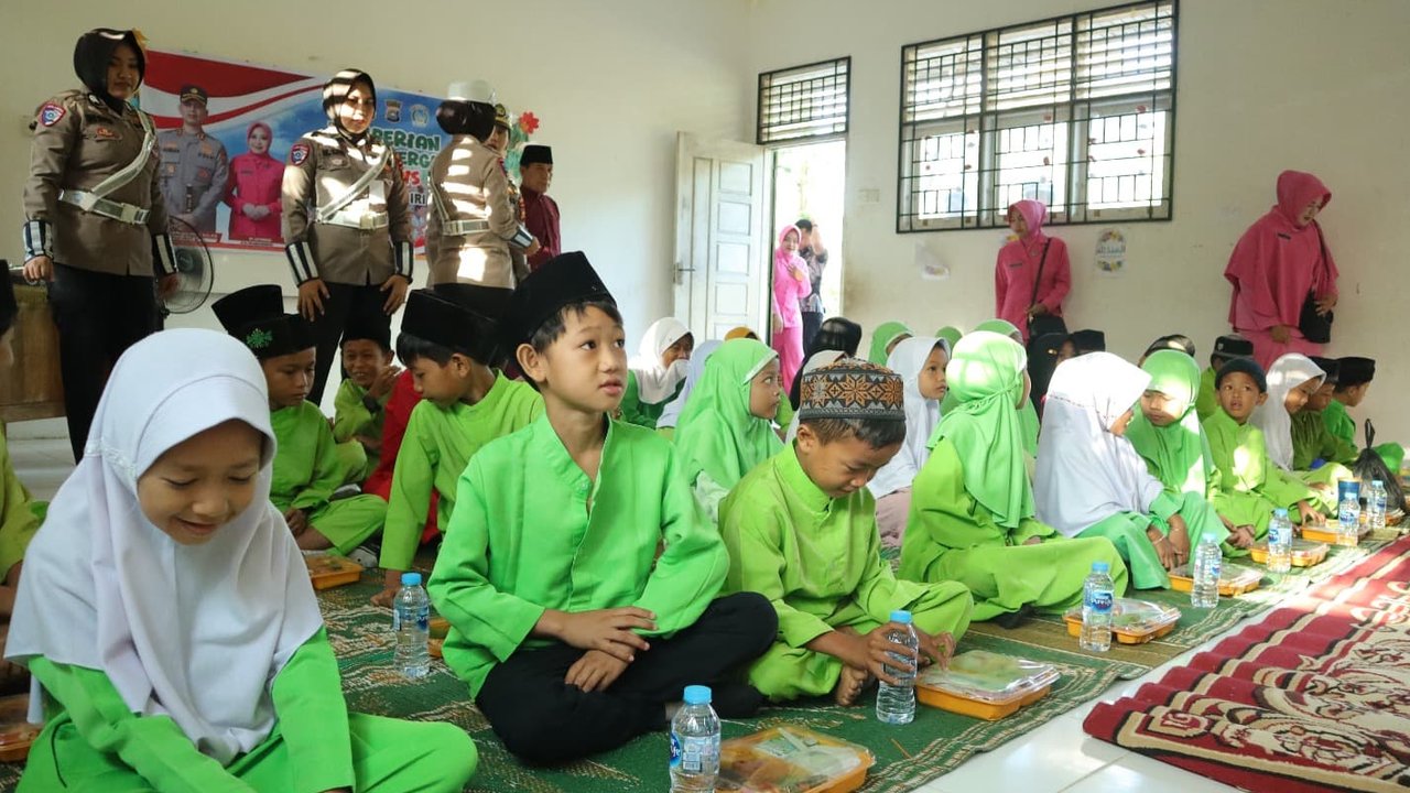 Sekolah di Inhu Hampir Ambruk, Jadi Sasaran Makanan Bergizi Gratis