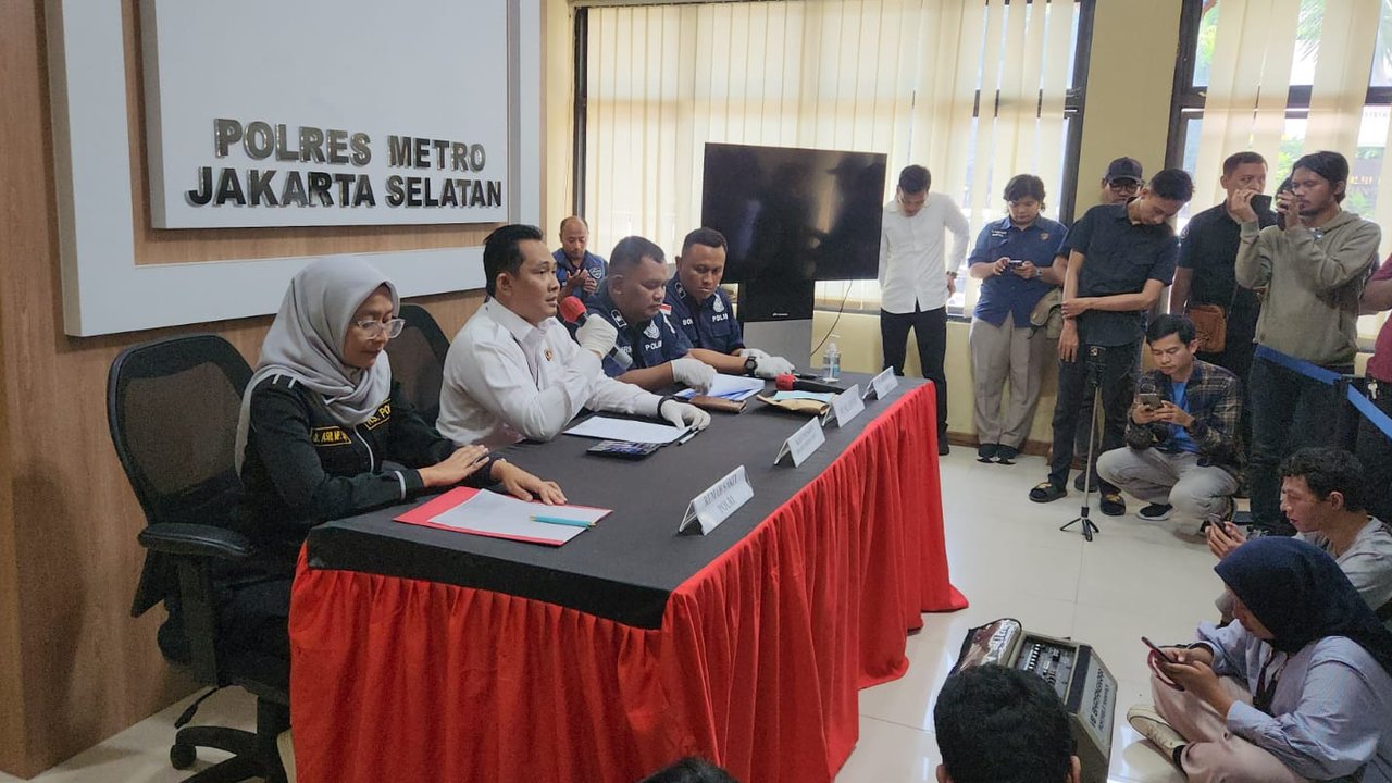 Kasat Reskrim Polres Metro Jakarta Selatan AKBP Bintoro menutup kasus kematian Brigadir RAT karena dipastikan bunuh diri. (Merdeka).