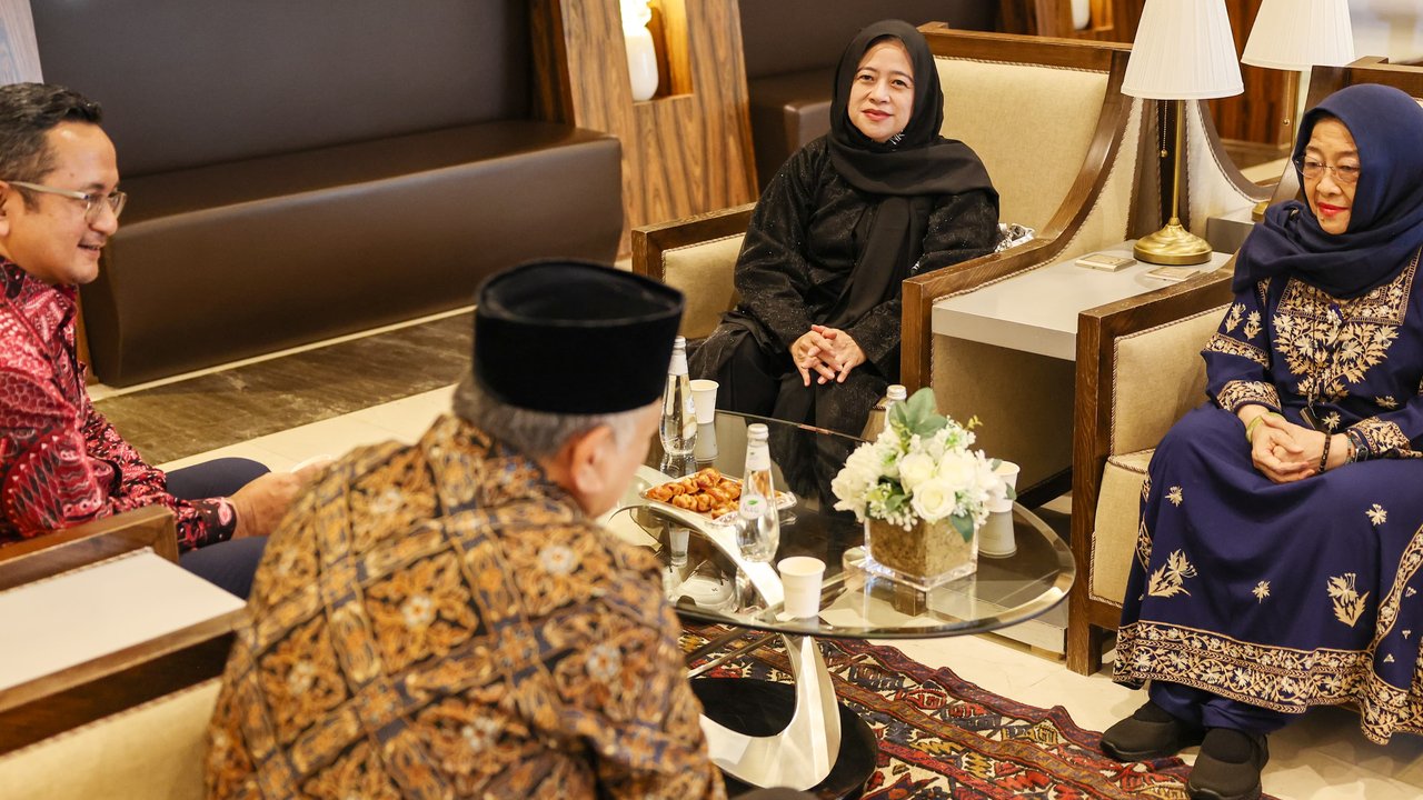 Megawati Umrah Didampingi Puan