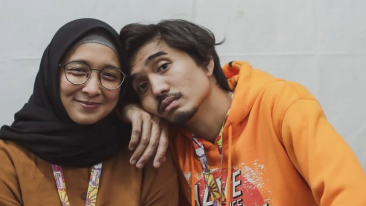 Jarang Tersorot, Inilah Potret Harmonis Duta Sheila on 7 dan Sang Istri yang Bikin Iri dengan Caption Romantis