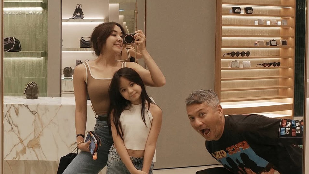 Potret Gading Marten Habiskan Weekend Bareng Gisel dan Gempi, Kekompakannya Dipuji Netizen