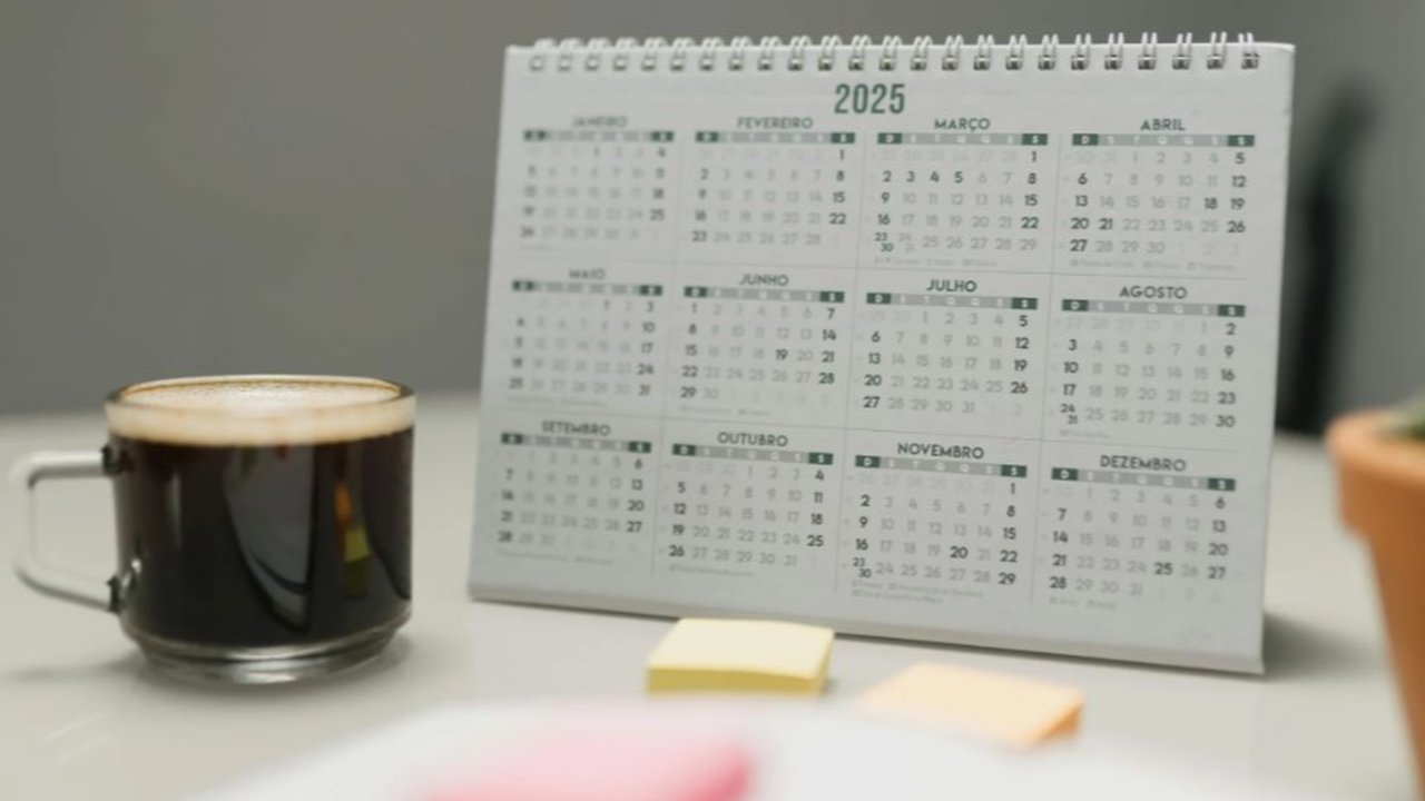 Ilustrasi kalender 2025